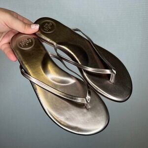 Solei Sea Revolve‎ Gold Thong Sandals Flip Flops Women's Size 8 Metallic Summer